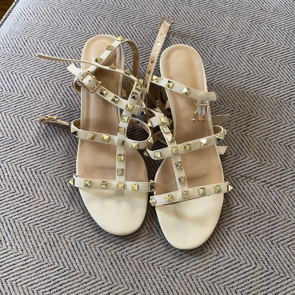 Sandals size 8 with studs